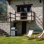 Chalé Casa Cantone Devero-baita Storica Con Balcone E Giardino, Posizione Comoda E Soleggiata- Spazio Biciclette *