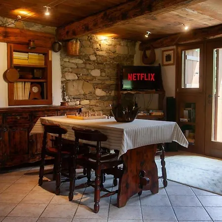 Casa Cantone Devero-baita Storica Con Balcone E Giardino, Posizione Comoda E Soleggiata- Spazio Biciclette *