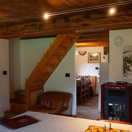 Шале Casa Cantone Devero-baita Storica Con Balcone E Giardino, Posizione Comoda E Soleggiata- Spazio Biciclette Альпе-Деверо