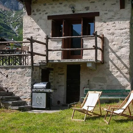 Chalet Casa Cantone Devero-baita Storica Con Balcone E Giardino, Posizione Comoda E Soleggiata- Spazio Biciclette *
